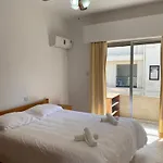 Apartament 1 Bedroom Flat 200m From The In Germasogia Tourist Area