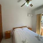 1 Bedroom Flat 200m From The In Germasogia Tourist Area Apartament