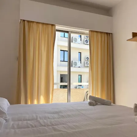 1 Bedroom Flat 200m From The In Germasogia Tourist Area Apartament Limassol