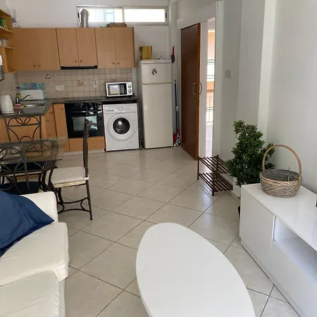 Daire 1 Bedroom Flat 200m From The In Germasogia Tourist Area Limasol