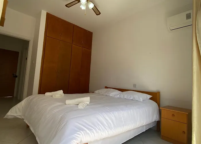 아파트 1 Bedroom Flat 200m From The In Germasogia Tourist Area