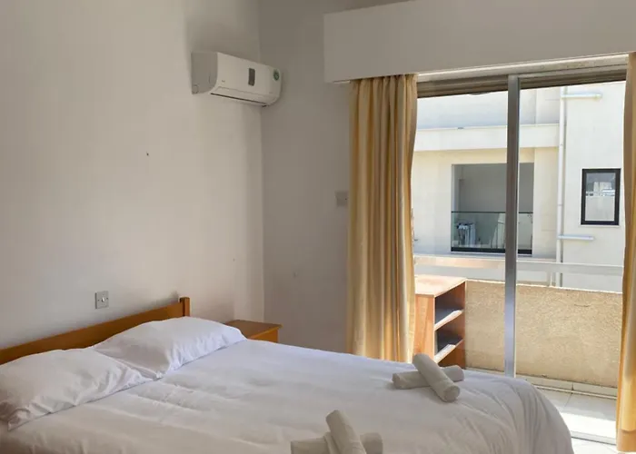 公寓 1 Bedroom Flat 200m From The In Germasogia Tourist Area