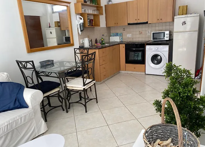 1 Bedroom Flat 200m From The In Germasogia Tourist Area *