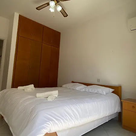 Lejlighed 1 Bedroom Flat 200m From The In Germasogia Tourist Area